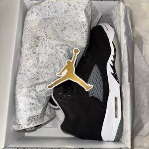 Jordan Retro 5 Black and White Sneakers